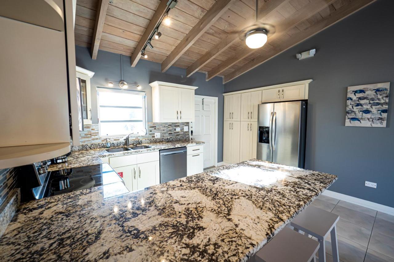 Newly Renovated 3Br2Ba Duplex With Private Dock Villa Key Colony Beach Eksteriør billede